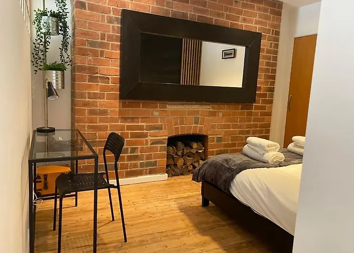 Stunning One B/R Apartment - City Centre